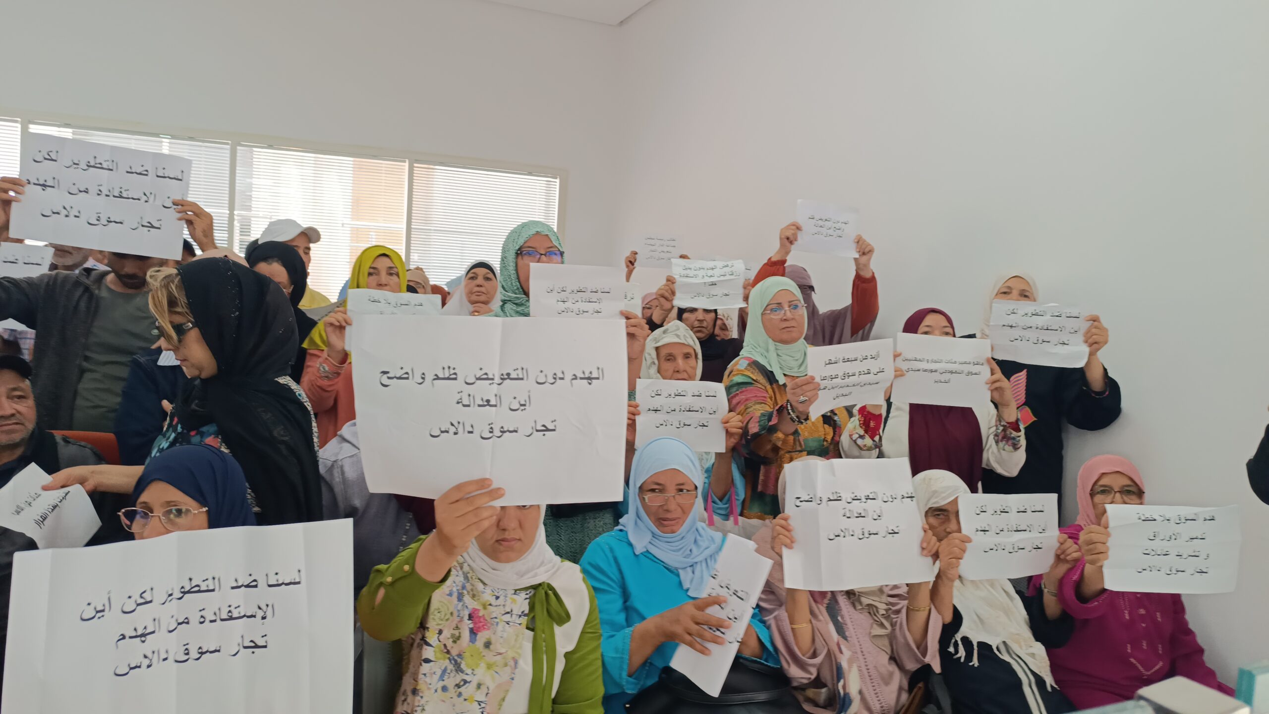 احتجاج تجار الحي الحسني..هدمت أسواقنا دون تعويض هذا ظلم واضح وأين العدالة وما هو دور السلطة المنتخبة